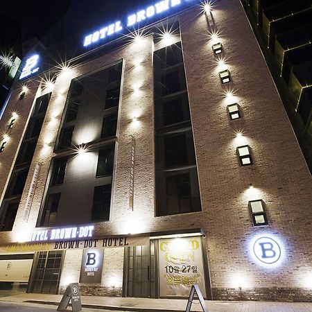 Hotel Brown Dot Gimhae Esterno foto