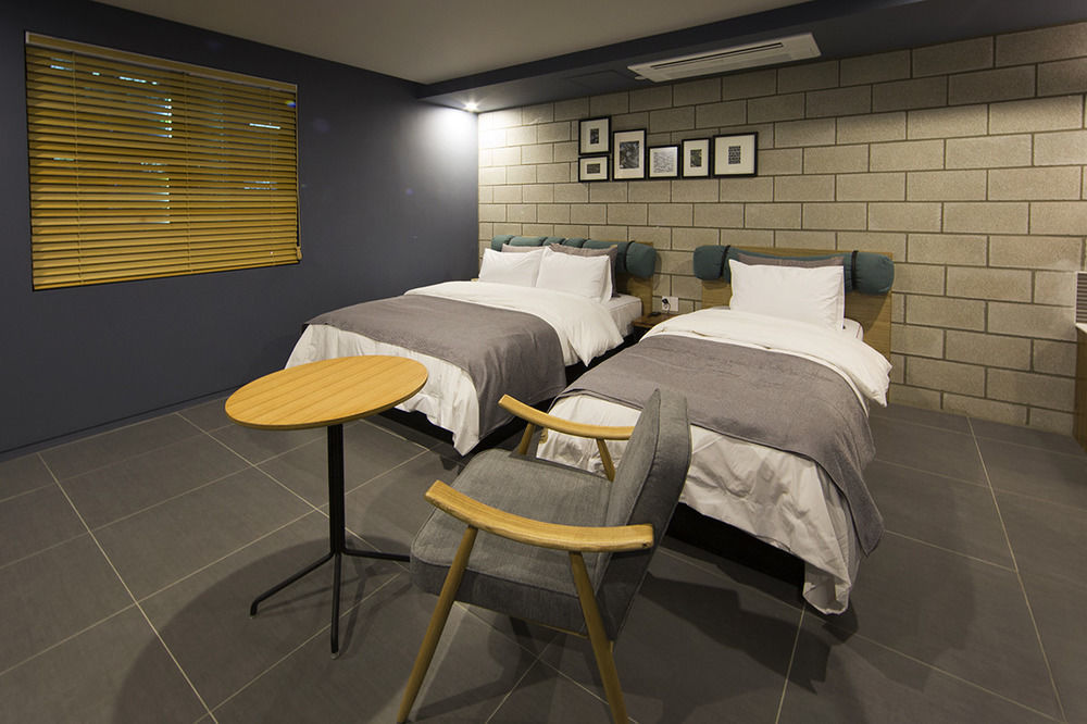 Hotel Brown Dot Gimhae Esterno foto