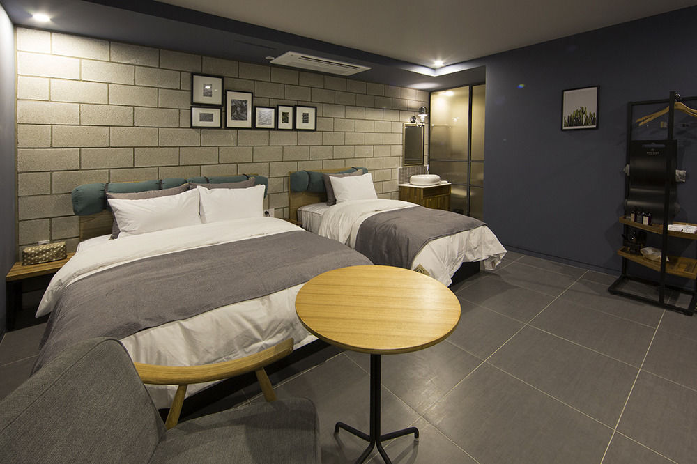 Hotel Brown Dot Gimhae Esterno foto