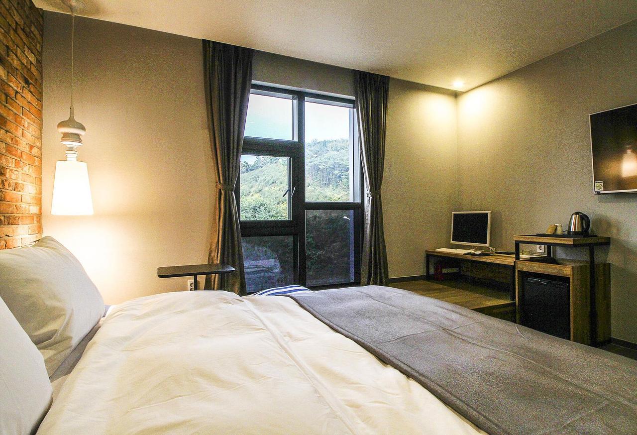 Hotel Brown Dot Gimhae Esterno foto