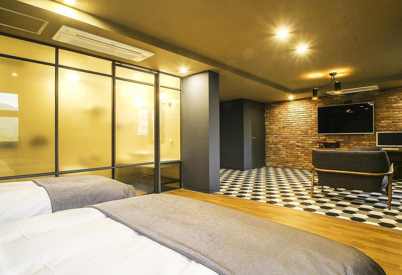 Hotel Brown Dot Gimhae Esterno foto