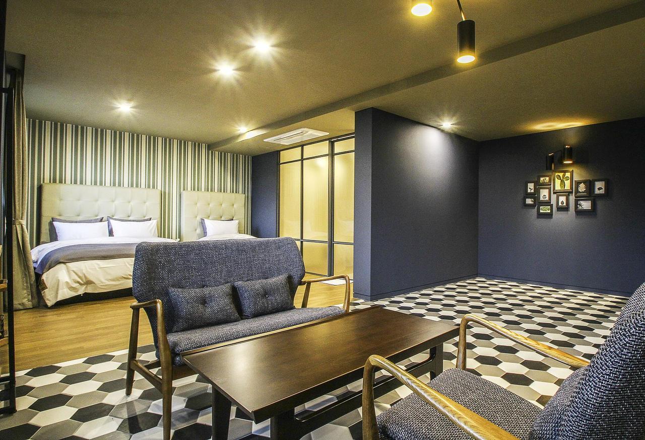 Hotel Brown Dot Gimhae Esterno foto