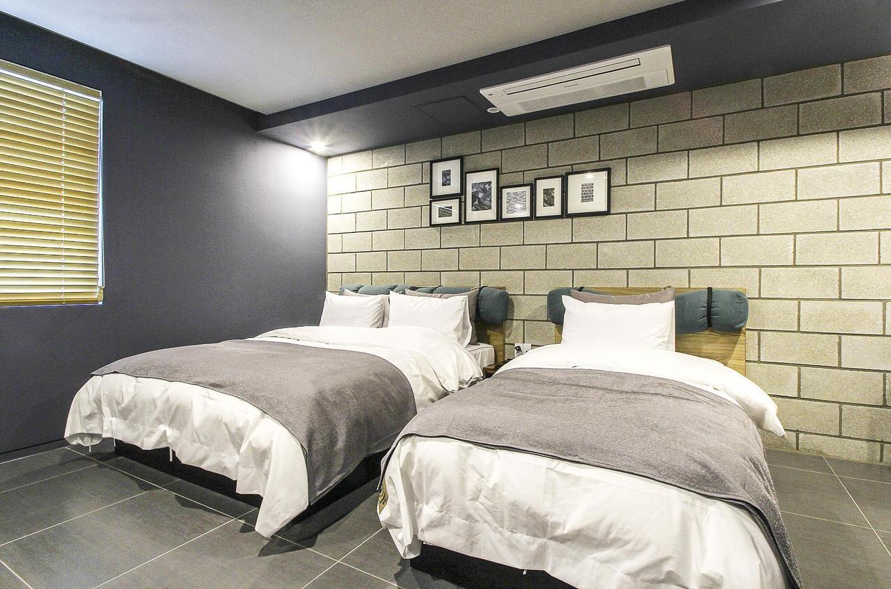 Hotel Brown Dot Gimhae Esterno foto