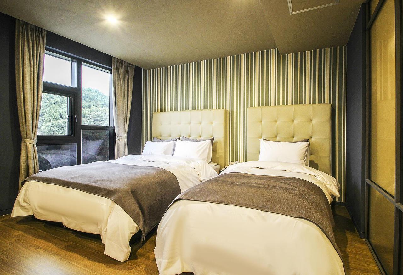 Hotel Brown Dot Gimhae Esterno foto